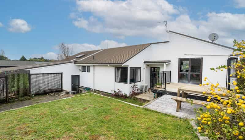 70 Sunnyhills Avenue, Glenview