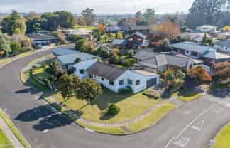 70 Sunnyhills Avenue, Glenview