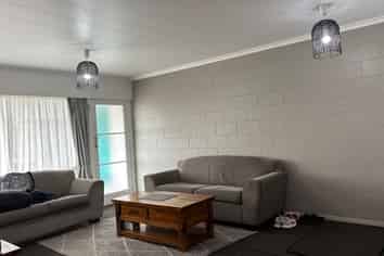 4/6 Russell Street, Feilding