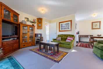 83 Queens Road, WAIKANAE BEACH