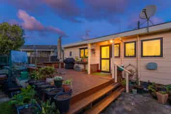 83 Queens Road, WAIKANAE BEACH