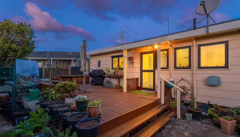 83 Queens Road, WAIKANAE BEACH