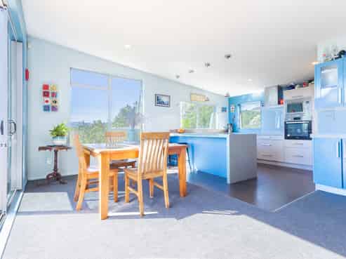 10 Charlotte Way, RAUMATI SOUTH