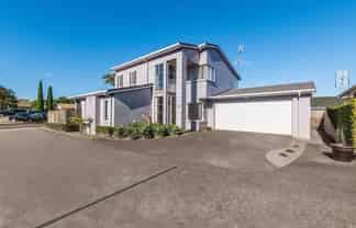 11 Tolben Place, Golflands