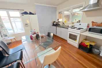 41 Hands Road, Middleton