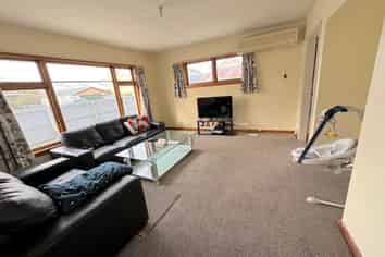 41 Hands Road, Middleton