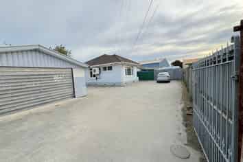41 Hands Road, Middleton