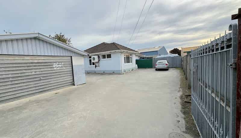 41 Hands Road, Middleton