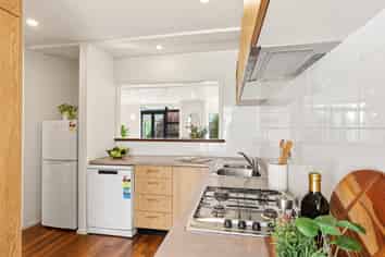 2 Hatton Street, Karori