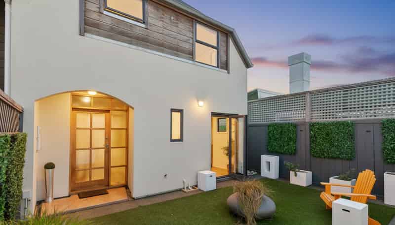 2 Hatton Street, Karori