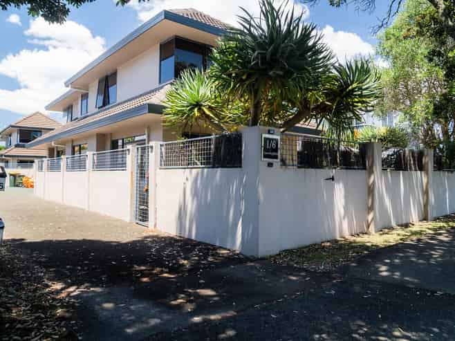 1/6 Eastern Beach Road, Eastern Beach