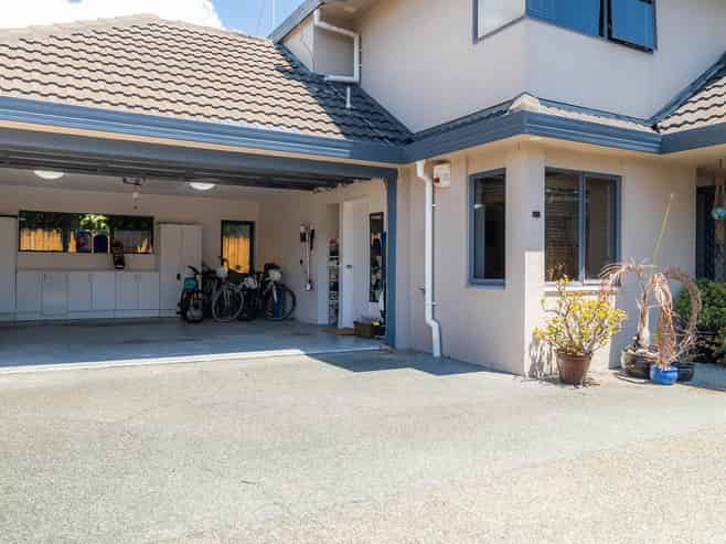 1/6 Eastern Beach Road, Eastern Beach