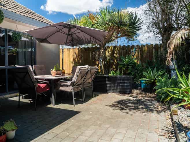 1/6 Eastern Beach Road, Eastern Beach