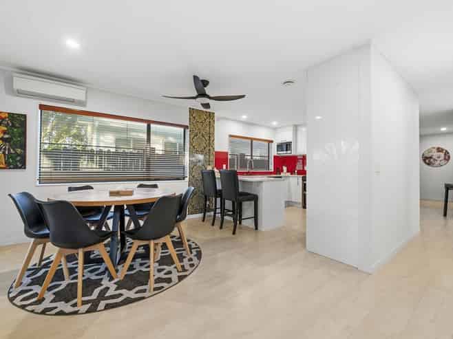 1/6 Eastern Beach Road, Eastern Beach
