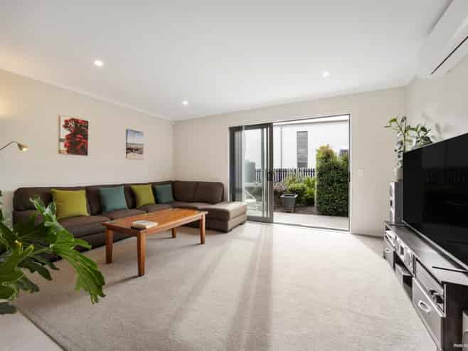 7 Tarakoi Road, Hobsonville