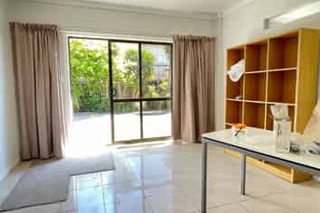 17A Freshney Place, Hillpark