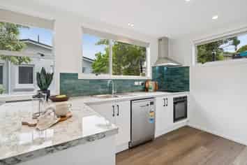 86 Holborn Drive, Stokes Valley