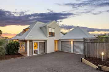 2/99 Hebron Road, Waiake