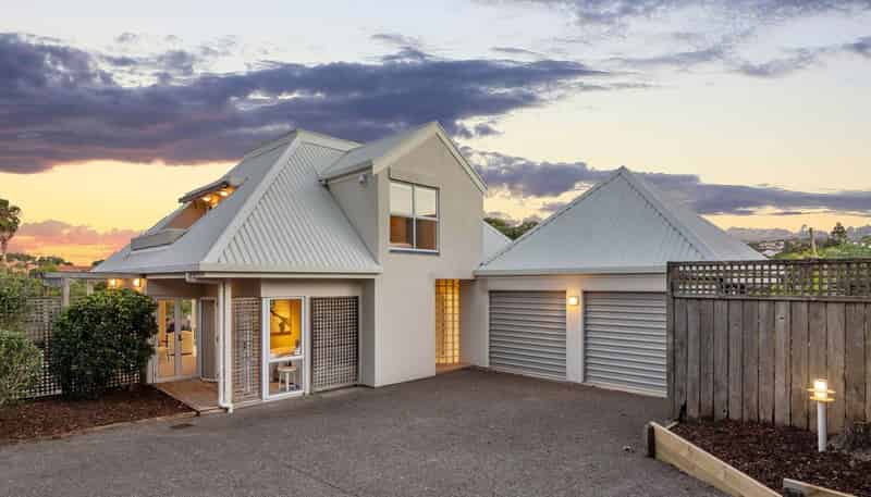2/99 Hebron Road, Waiake