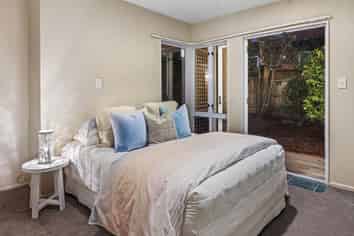 2/99 Hebron Road, Waiake