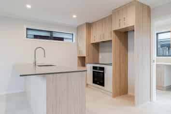 4 Fordyce Court, West End