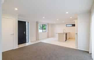 4 Fordyce Court, West End