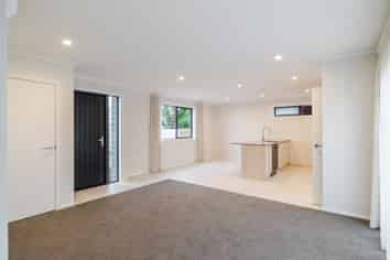 4 Fordyce Court, West End