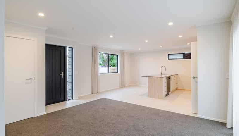 4 Fordyce Court, West End