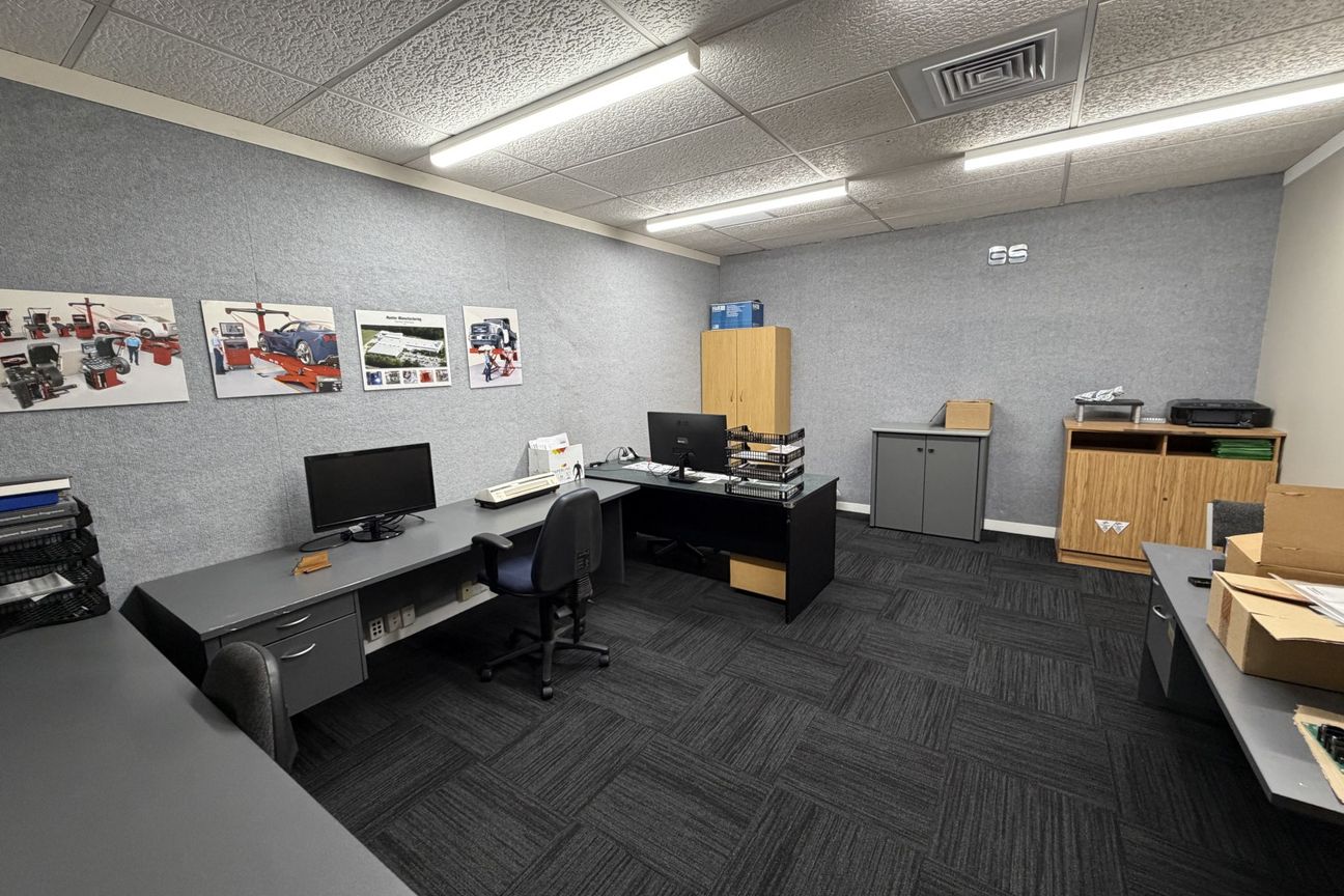 Versatile Mt Wellington industrial - 2,038.94sqm - Mehr