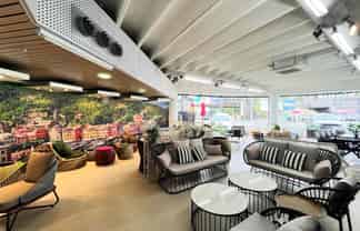 STANDOUT PARNELL SHOWROOM
