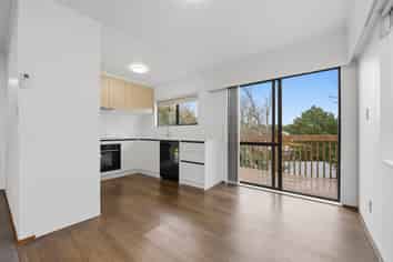 2/8 Sunnyfield Crescent, Glenfield