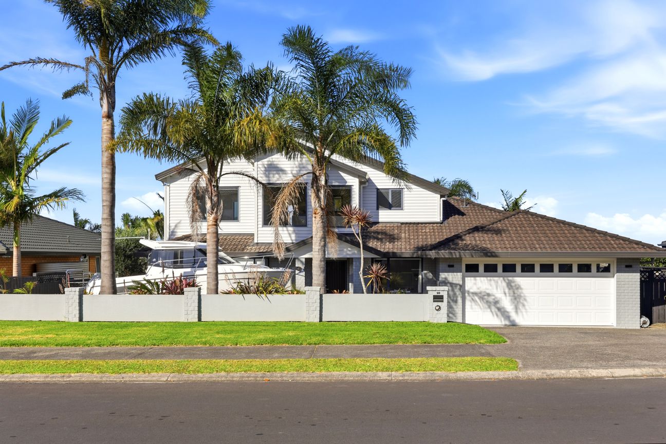 Grand Proportions, Exceptional Lifestyle - Mehr