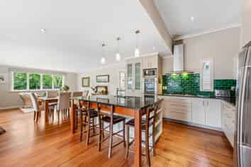 7 Hasbury Avenue, Epsom