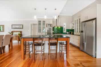 7 Hasbury Avenue, Epsom