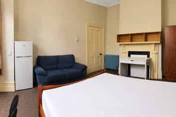 Room 8 / 3 Union Street, North Dunedin