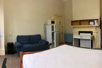 Room 8 / 3 Union Street, North Dunedin