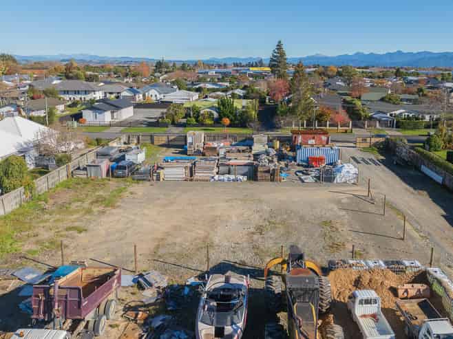 Central & Secure: 725sqm Industrial Yard