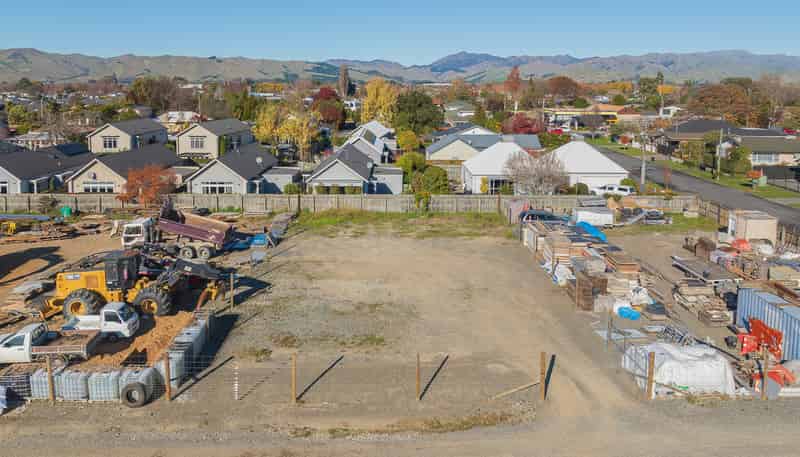 Yard 4/12 Adams Lane, Blenheim Central