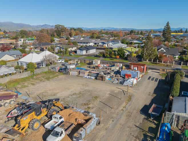 Central & Secure: 725sqm Industrial Yard