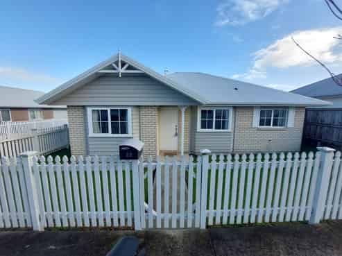 25 Queens Park Crescent, Frankton