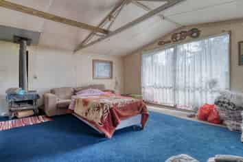 42 Aputerewa Road, Peria