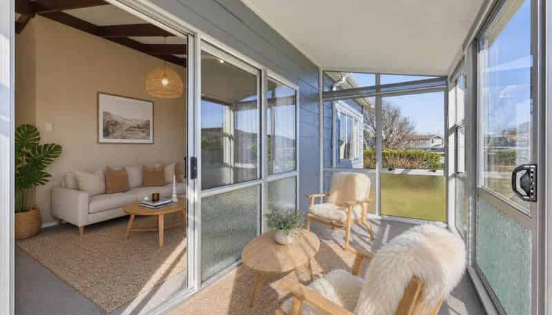 2/92a Ngamotu Road, Spotswood