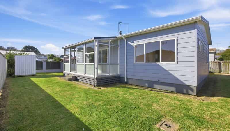 2/92a Ngamotu Road, Spotswood