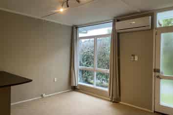 Flat 2/12a Wood Street, Wallaceville