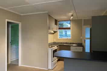 Flat 2/12a Wood Street, Wallaceville