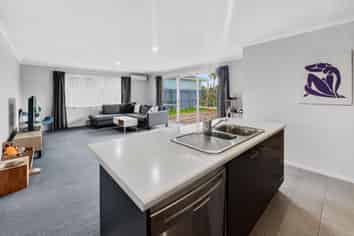 16 Aitkenhead Court, Parakai