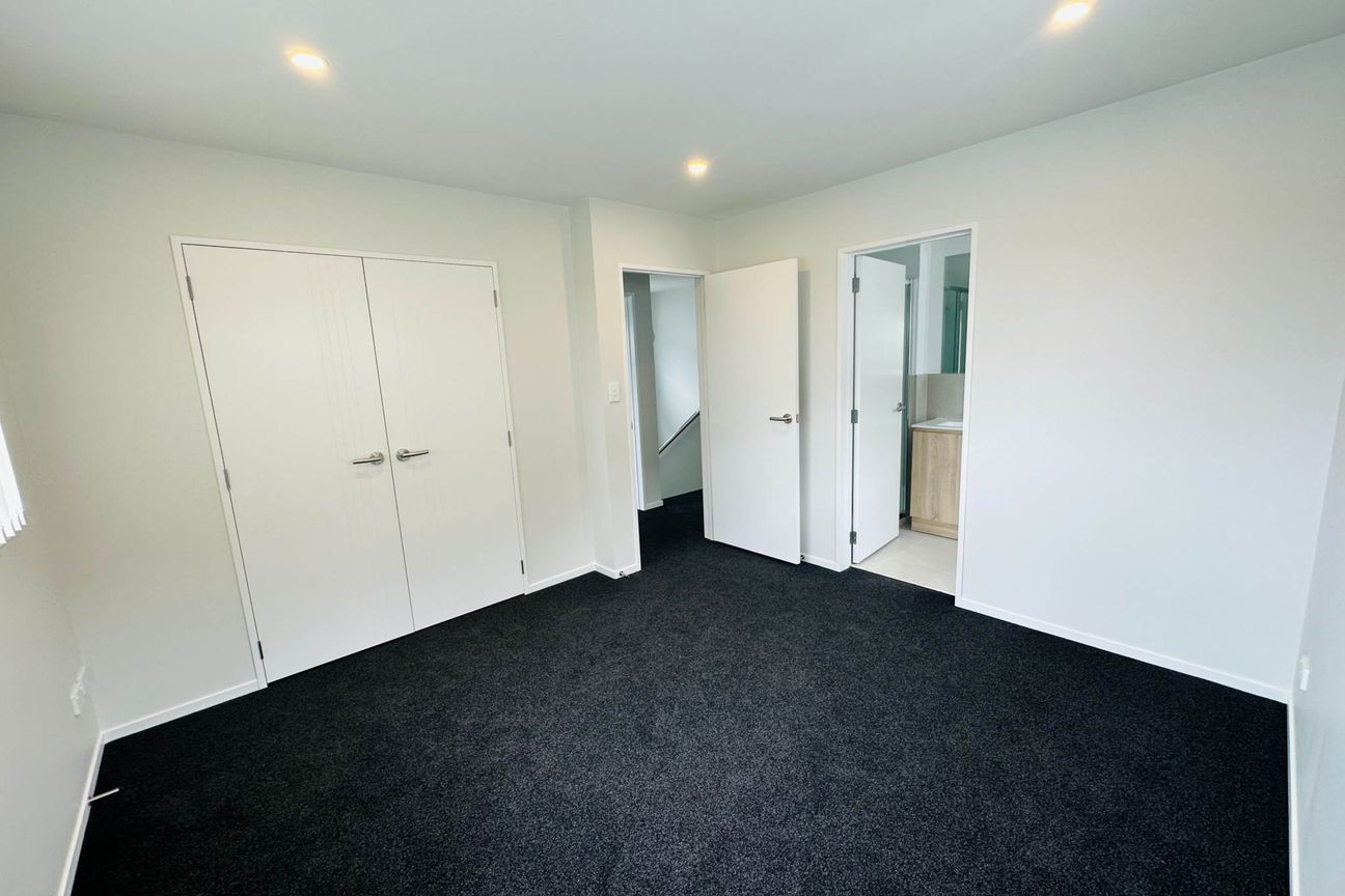 Newly build 4 Bedroom 2.5 Bathroom home - Fler