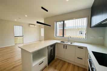 43C Cambridge Terrace, Papatoetoe