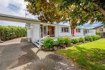 8 Walton Avenue, Waikanae