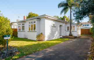 2 Hall Lane, Frankton